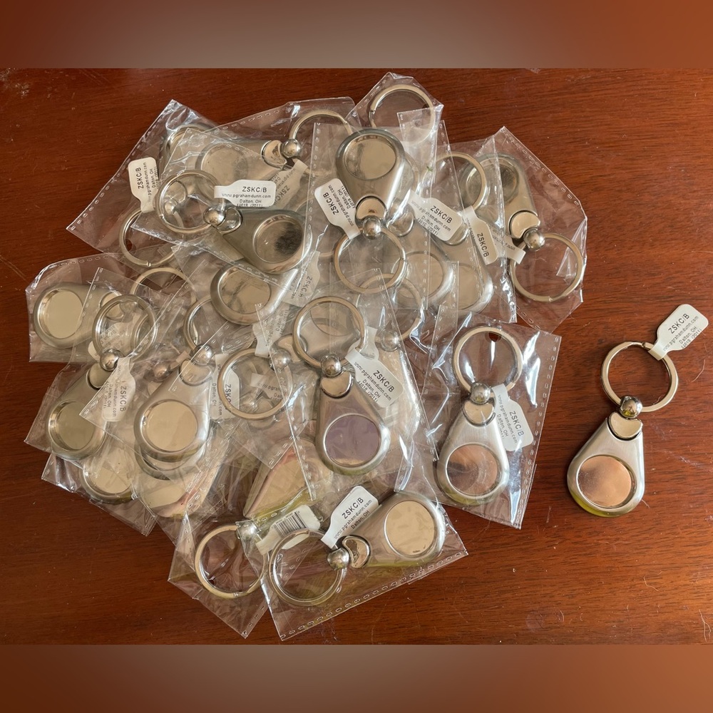 NWT Lot of 25 P. Graham Dunn Discontinued Photo-holder Keychains